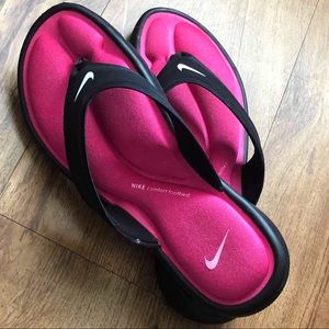 Nike flip flops